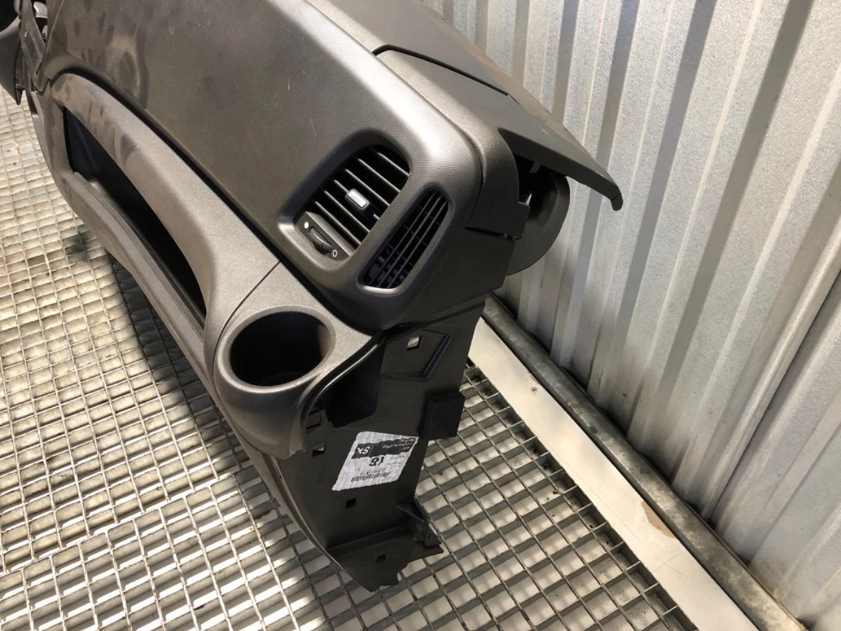 Iveco Daily VI Painel Central Usado image 6