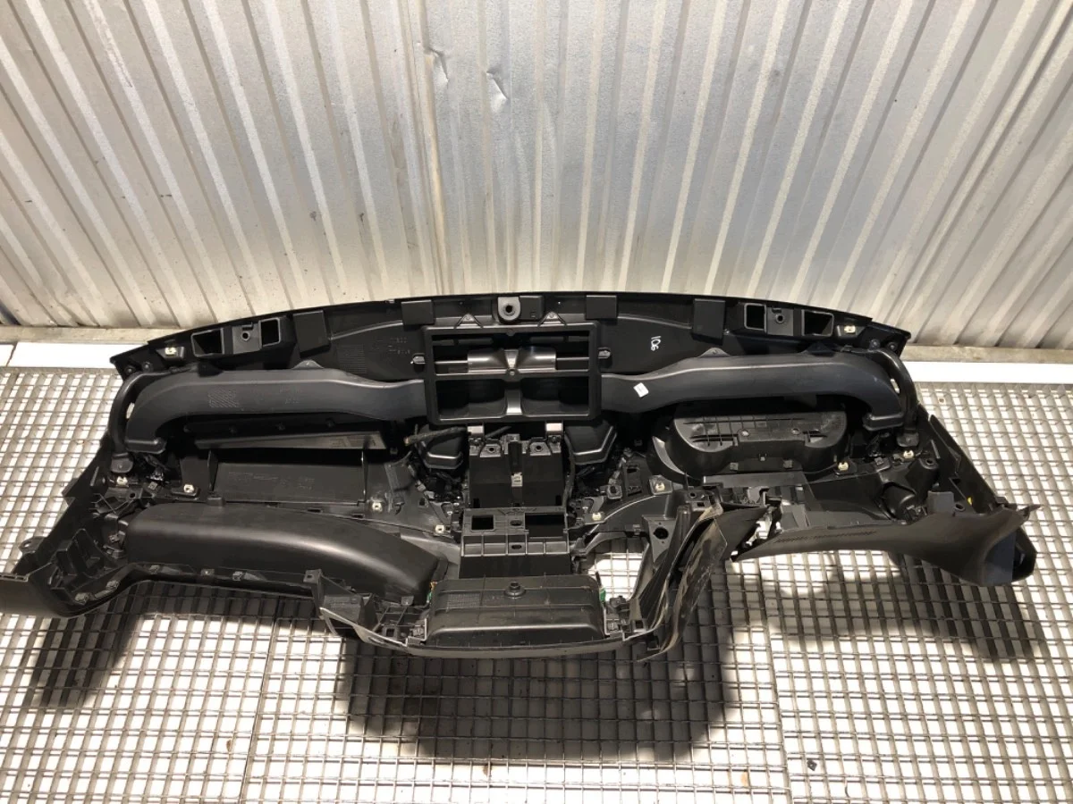 Iveco Daily VI Painel Central Usado image 9