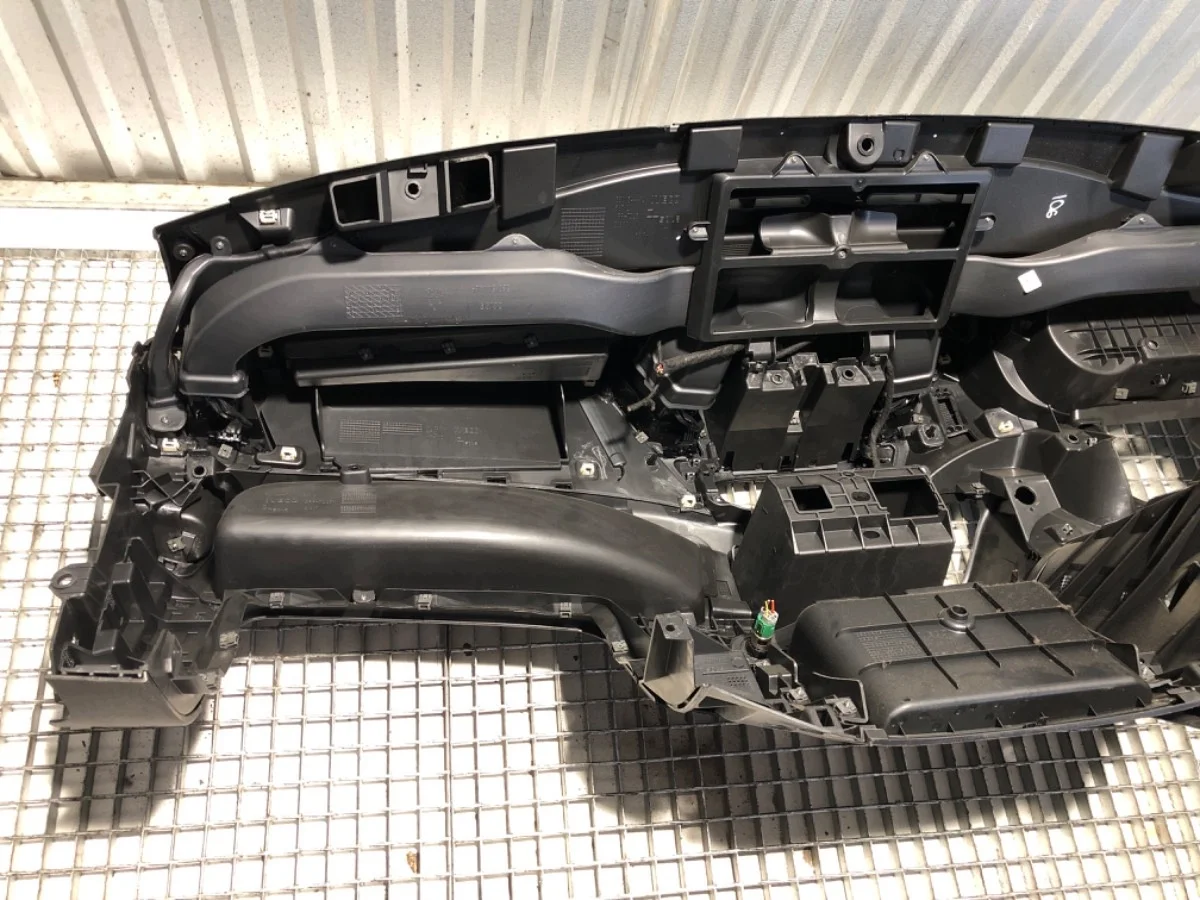 Iveco Daily VI Painel Central Usado image 10