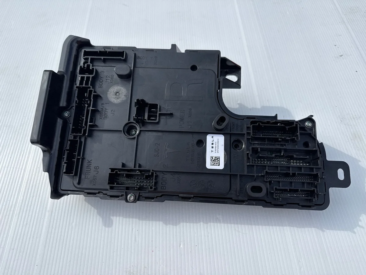 Módulo de carrocería Tesla Model Y 149784800