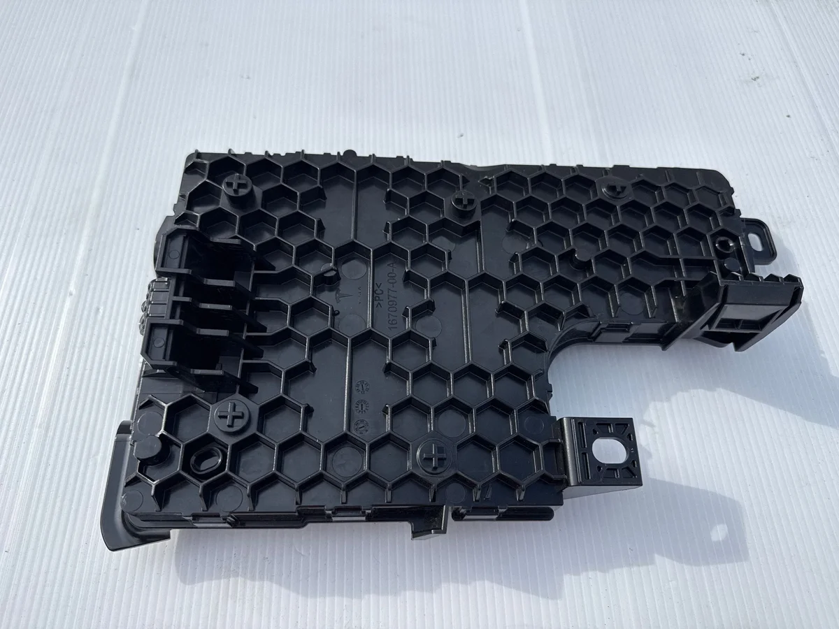 Module carrosserie Tesla Model Y 149784800 thumbnail 1