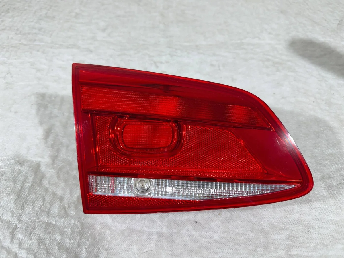 Volkswagen Passat B7 Lâmpada Mala Esquerda image 4