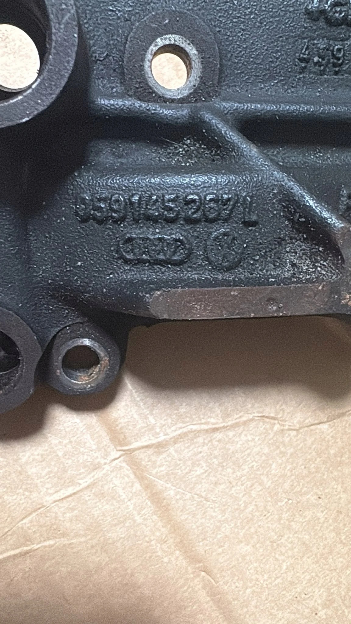 Audi 3.0 TDI Turbo Mount 059145267L image 3