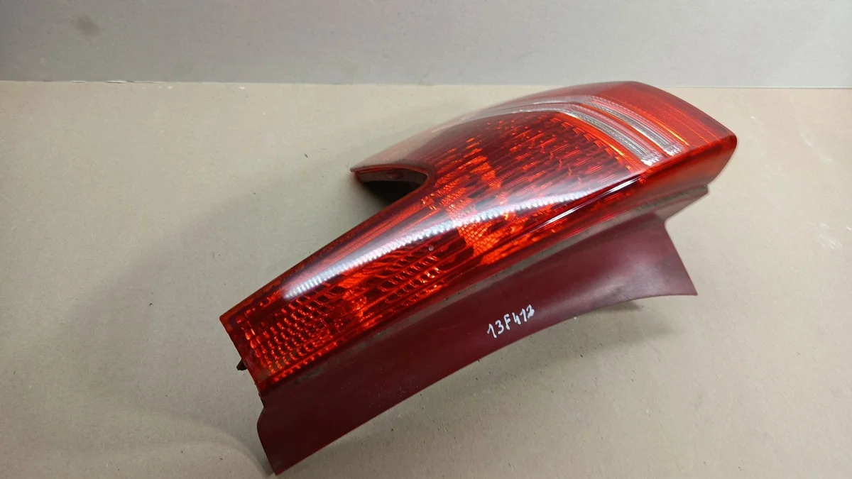 Feu arrière droit Citroën C4 1 (2004-2008) image 7