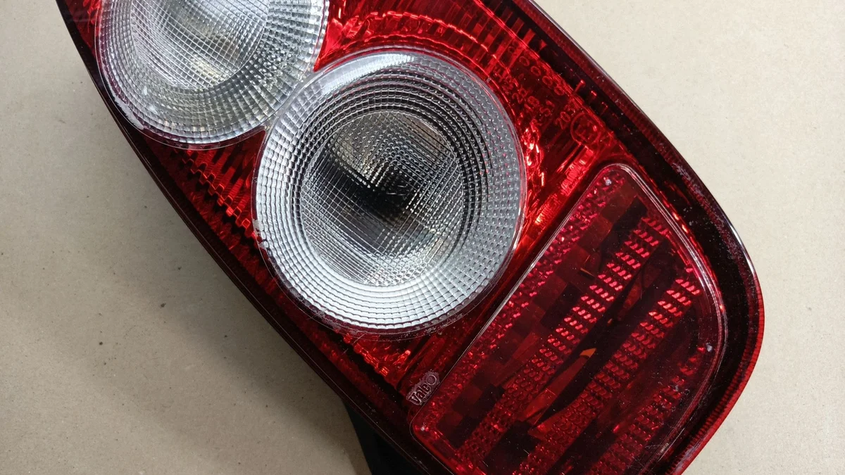 Rückleuchte Rechts Nissan Micra K12 (13F413) image 3