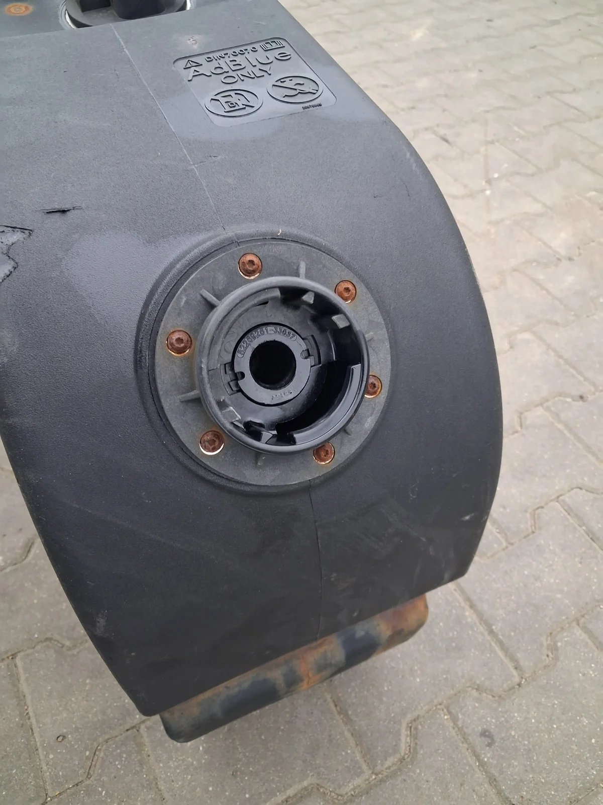 AdBlue Tank Volvo 7421069605 image 6