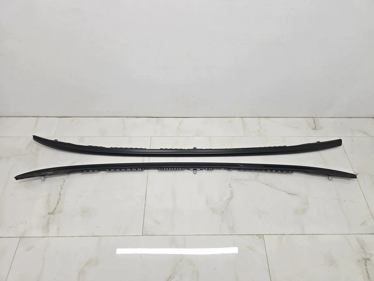 BMW 5 F10 F11 Roof Rail OEM 51137210093