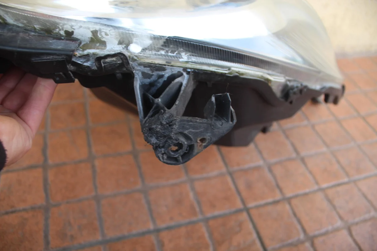 Phare avant gauche Nissan Micra K12 89074320 image 4