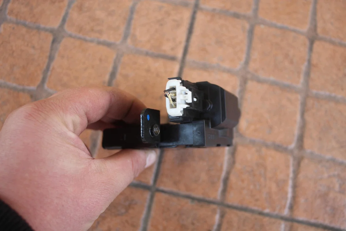 Heckklappen-Schloss Nissan Micra K12 thumbnail 3