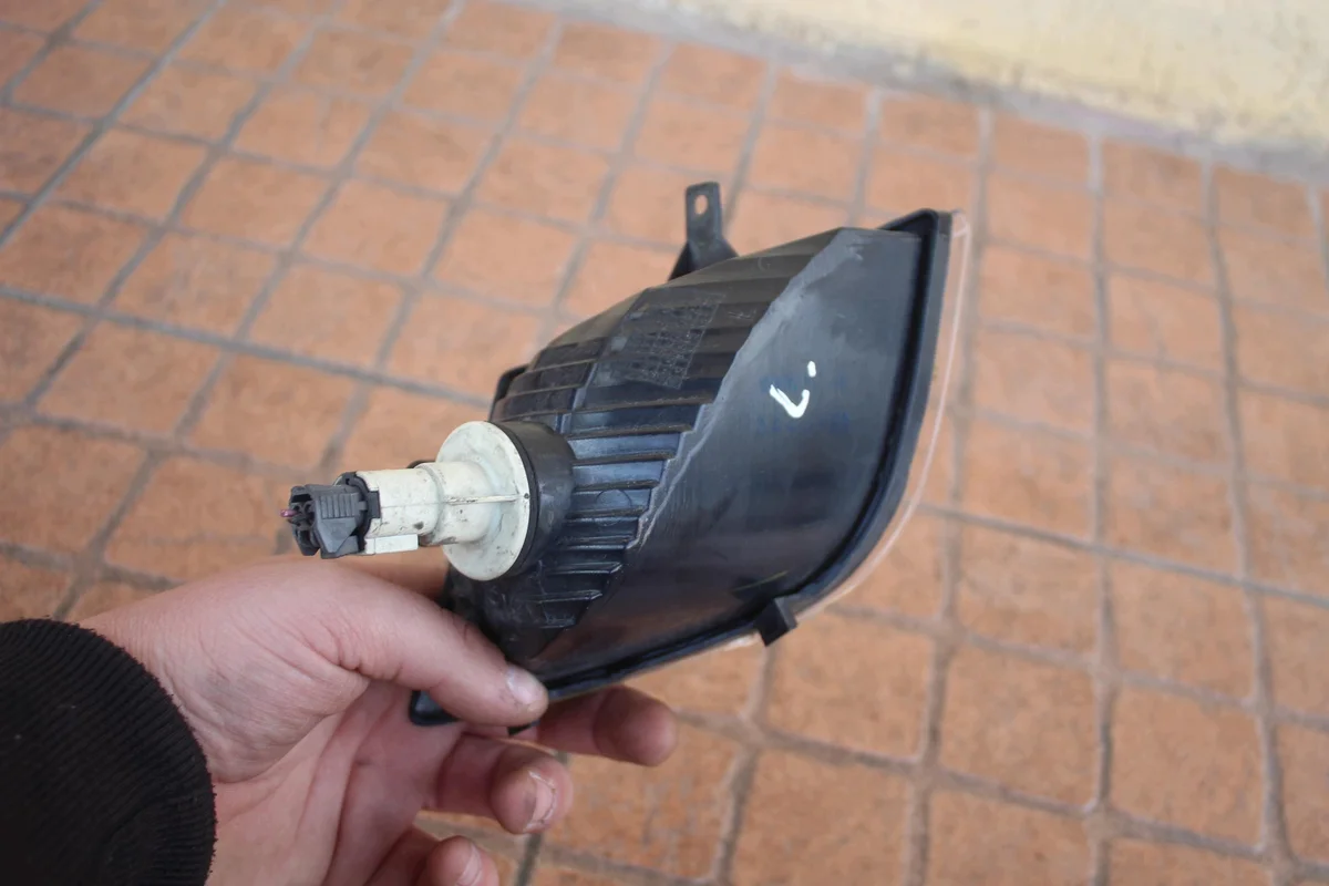 Phare avant gauche Nissan Micra K12 image 4