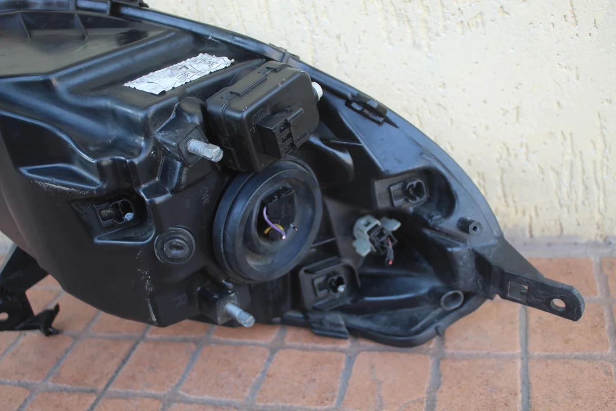 Nissan Micra K12 Strålkastare Höger Fram image 5