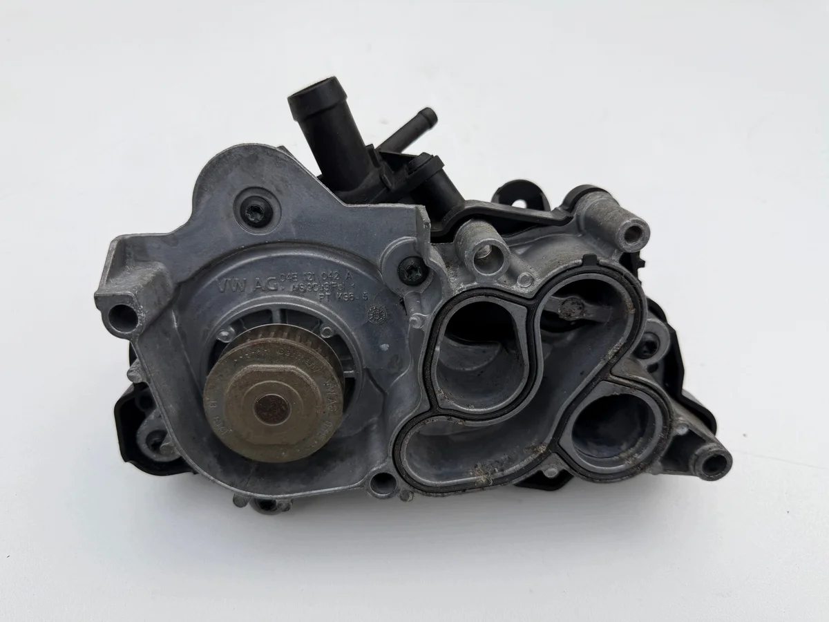 Vesipumppu Audi A3 8V 1.4 TFSI