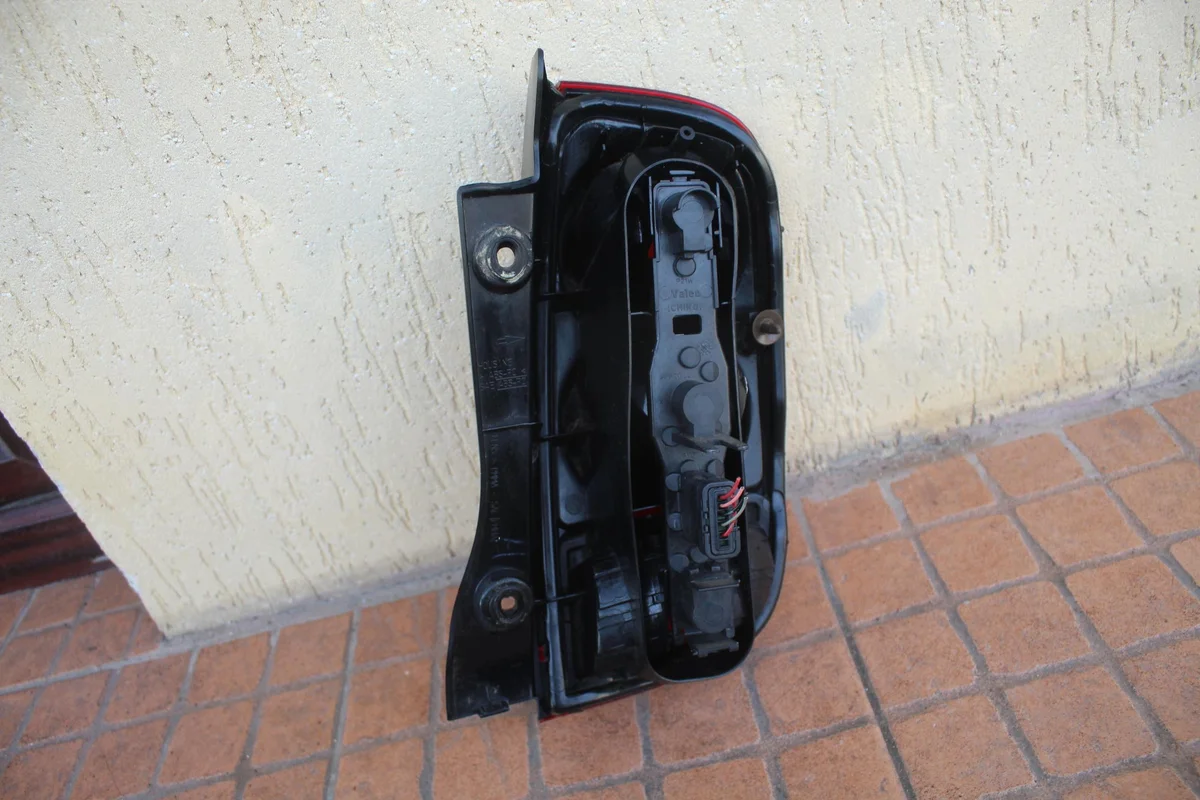 Feu arrière gauche Nissan Micra K12 123FAS image 4