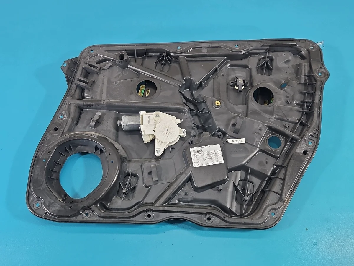 Lasinnostin etu oikea A1667200279 Mercedes ML W166