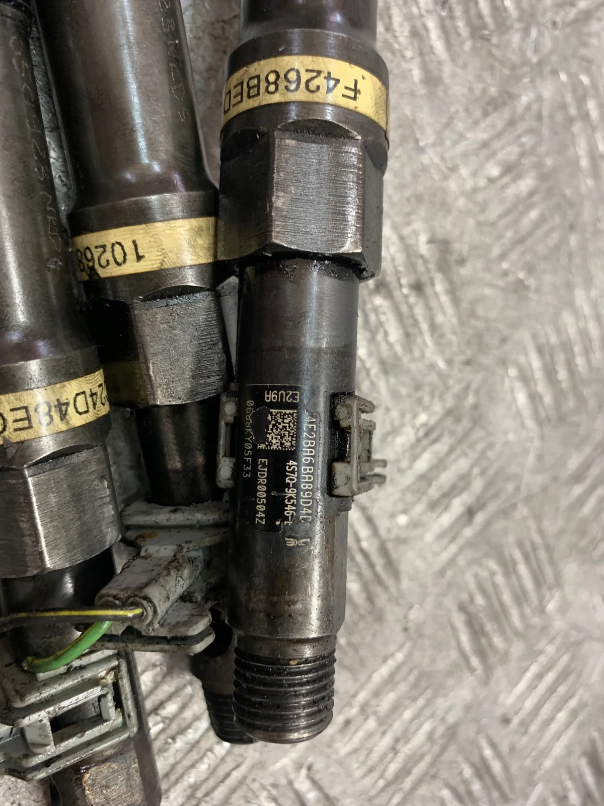 Injecteur Ford Mondeo Mk3 2.0 TDCI image 3