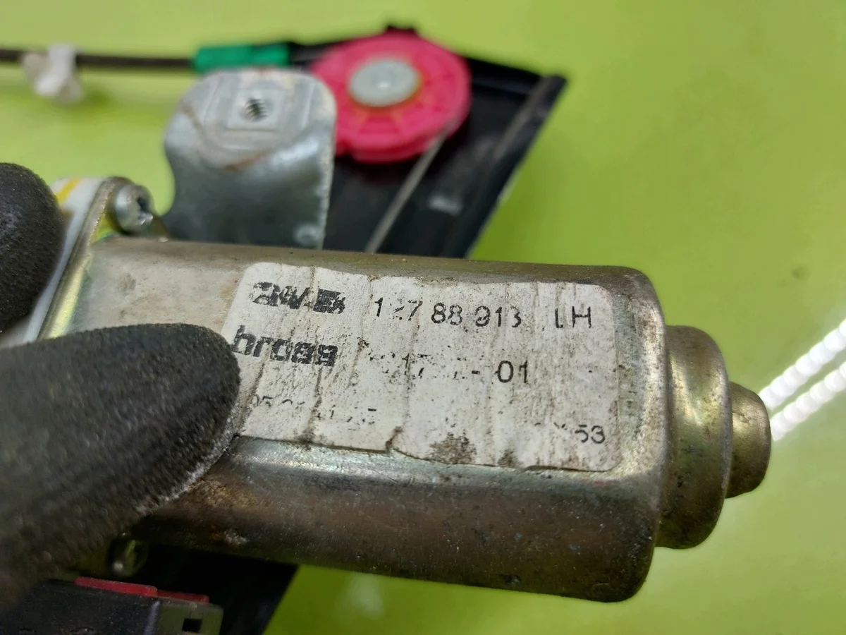 Saab 9-3 Fönsterhissmekanism Fram Vänster 154021 image 4