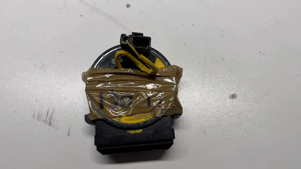Hyundai i30 II Rattspole Airbag 10-pin