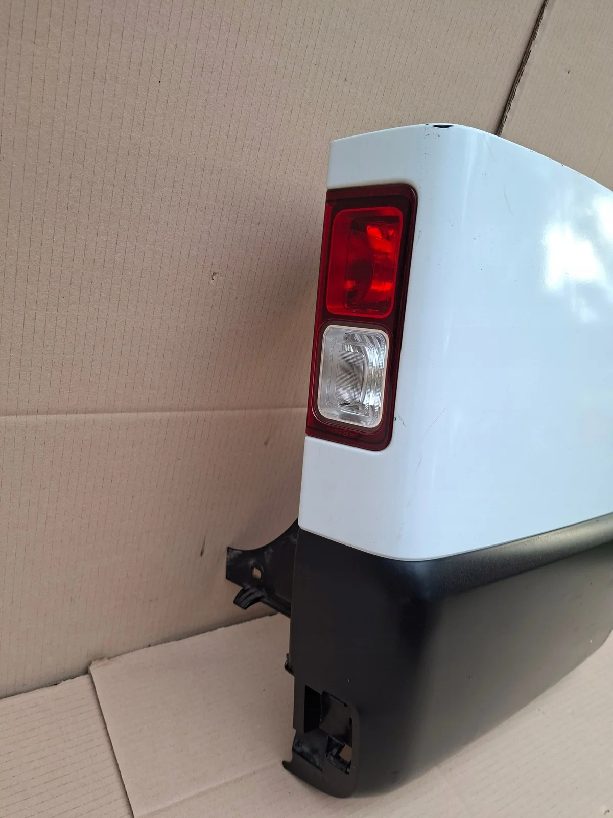 Eckteil Stoßfänger hinten Renault Trafic III image 4