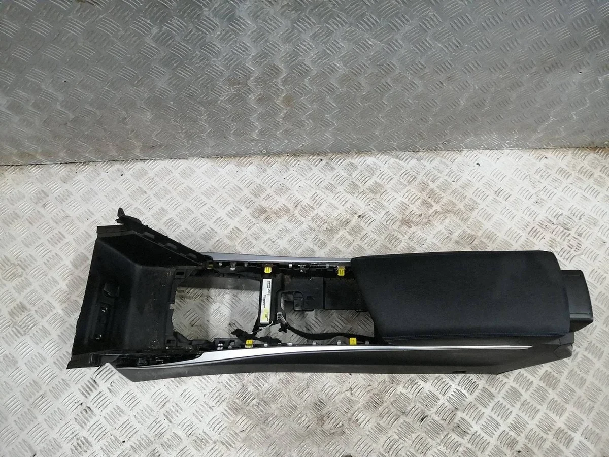 Console centrale Renault Megane IV 969109180R