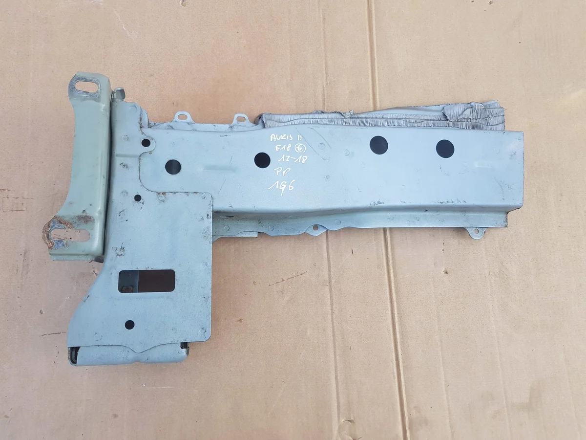 Toyota Auris II Längsträger vorne rechts image 2