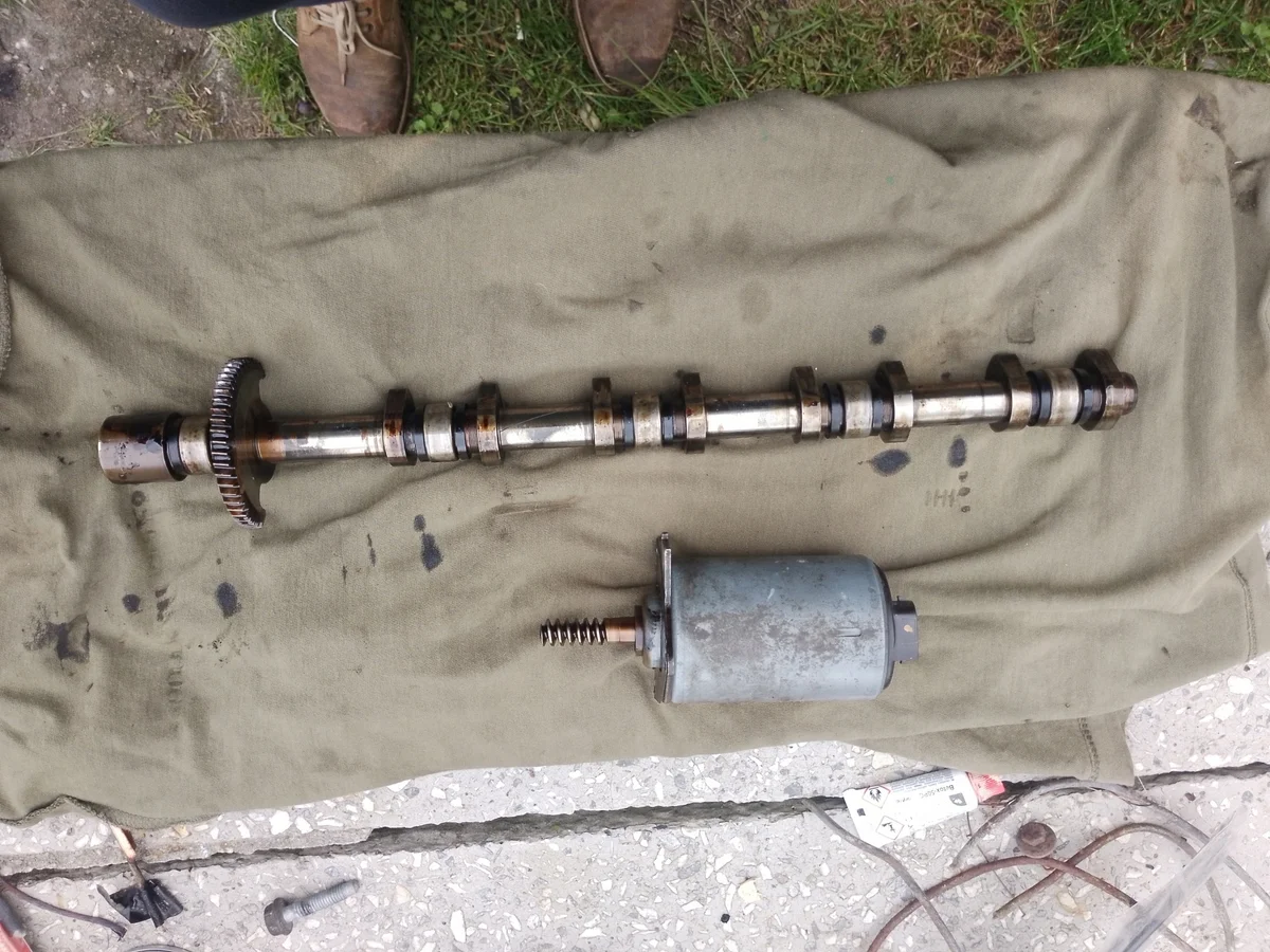 Peugeot 1.6 VTi kamaxel 66443399