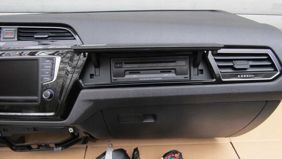 Consola VW Touran III 5T image 3