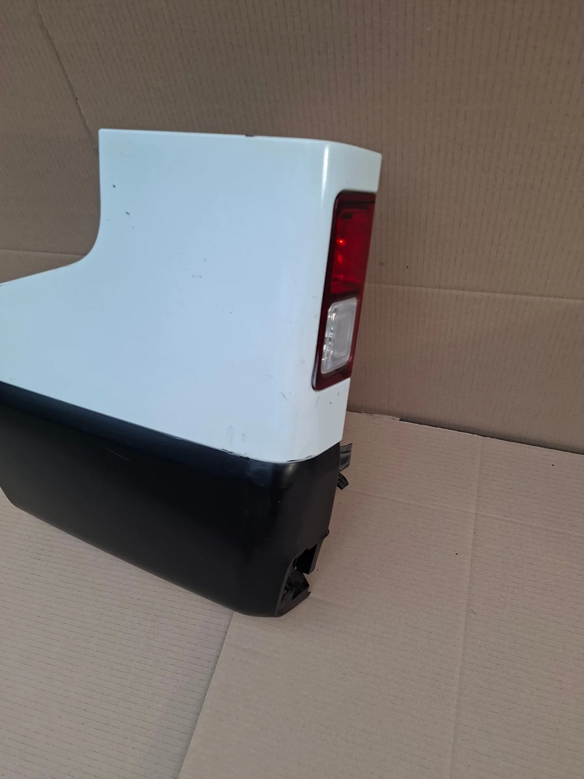 Renault Trafic III Rear Bumper Corner Left