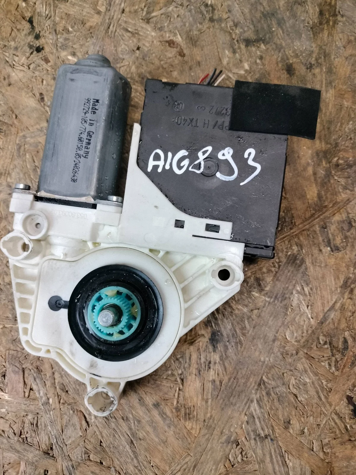 Front Left Door Window Motor Volkswagen Caddy 1K0959793G