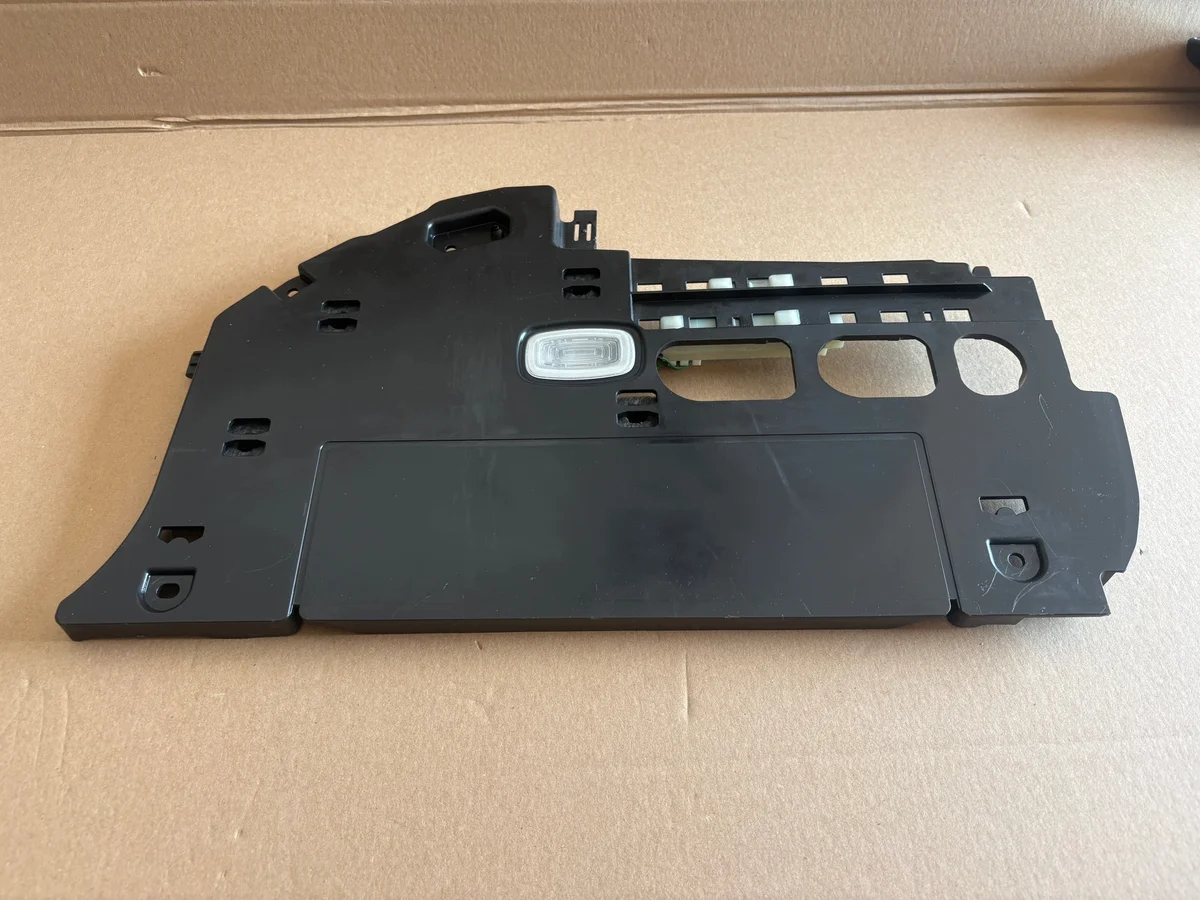 A1776807501 - Copri vano console Mercedes W177