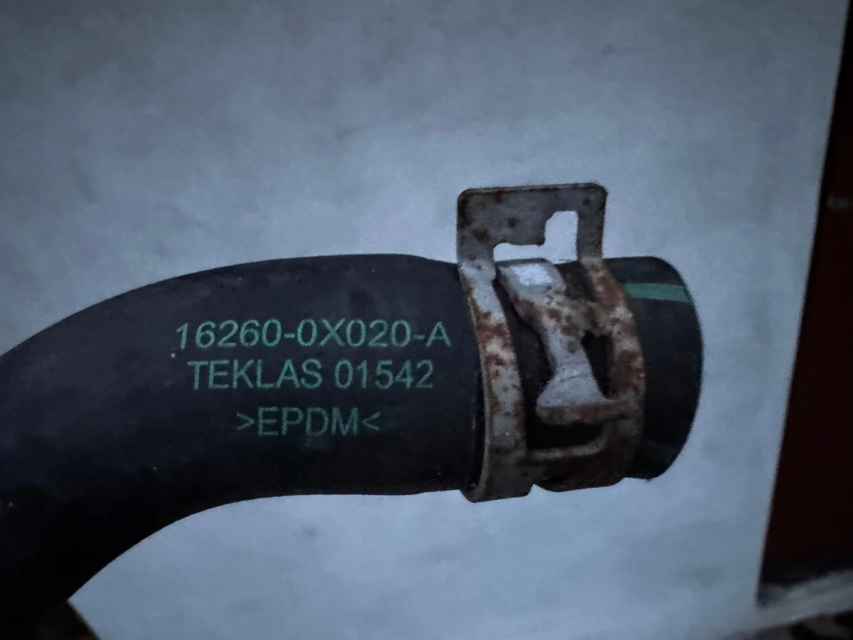 Tuyau d'eau Toyota Avensis T29 1.6 D4D 16260-0X020-A