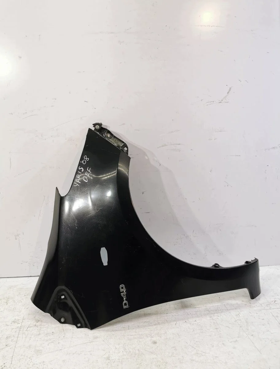 Toyota Yaris Lado Delantero Derecho