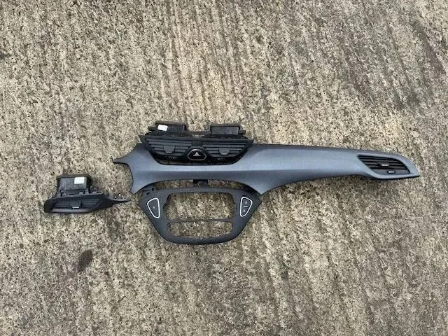 Opel Corsa E Listwa Deski 13352901