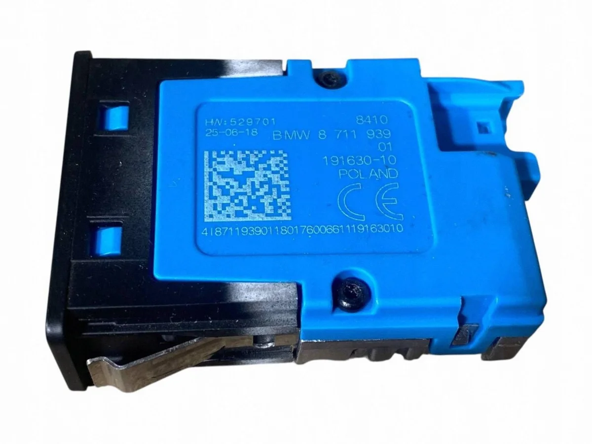 BMW 5 G30 G31 USB Buchse 8711939 image 7