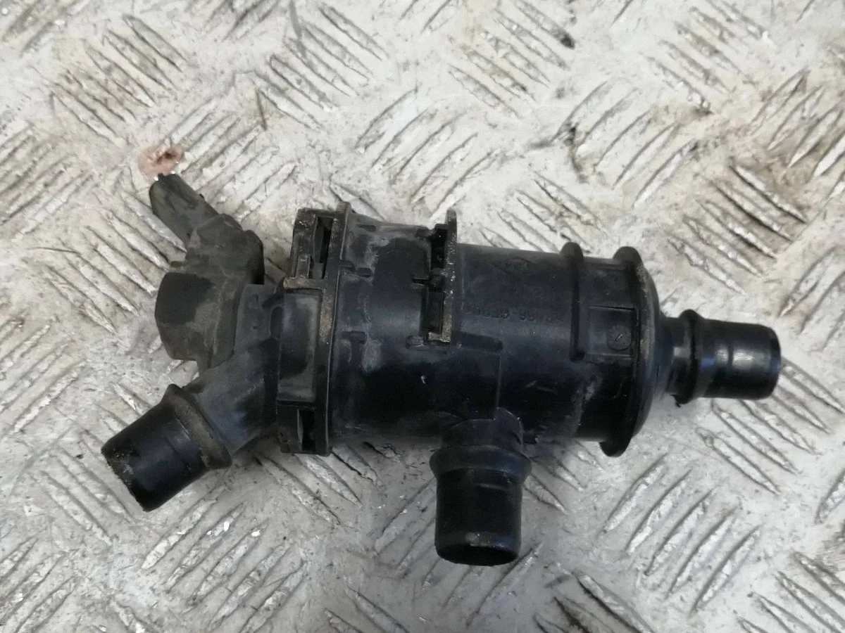 Bomba Água Renault Trafic 2.0 DCI 112446 2`11