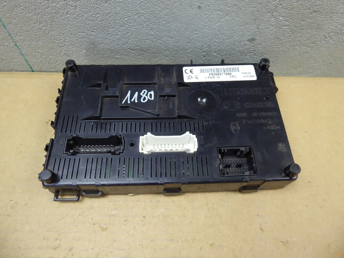Renault Clio II Module Comfort P8200311989