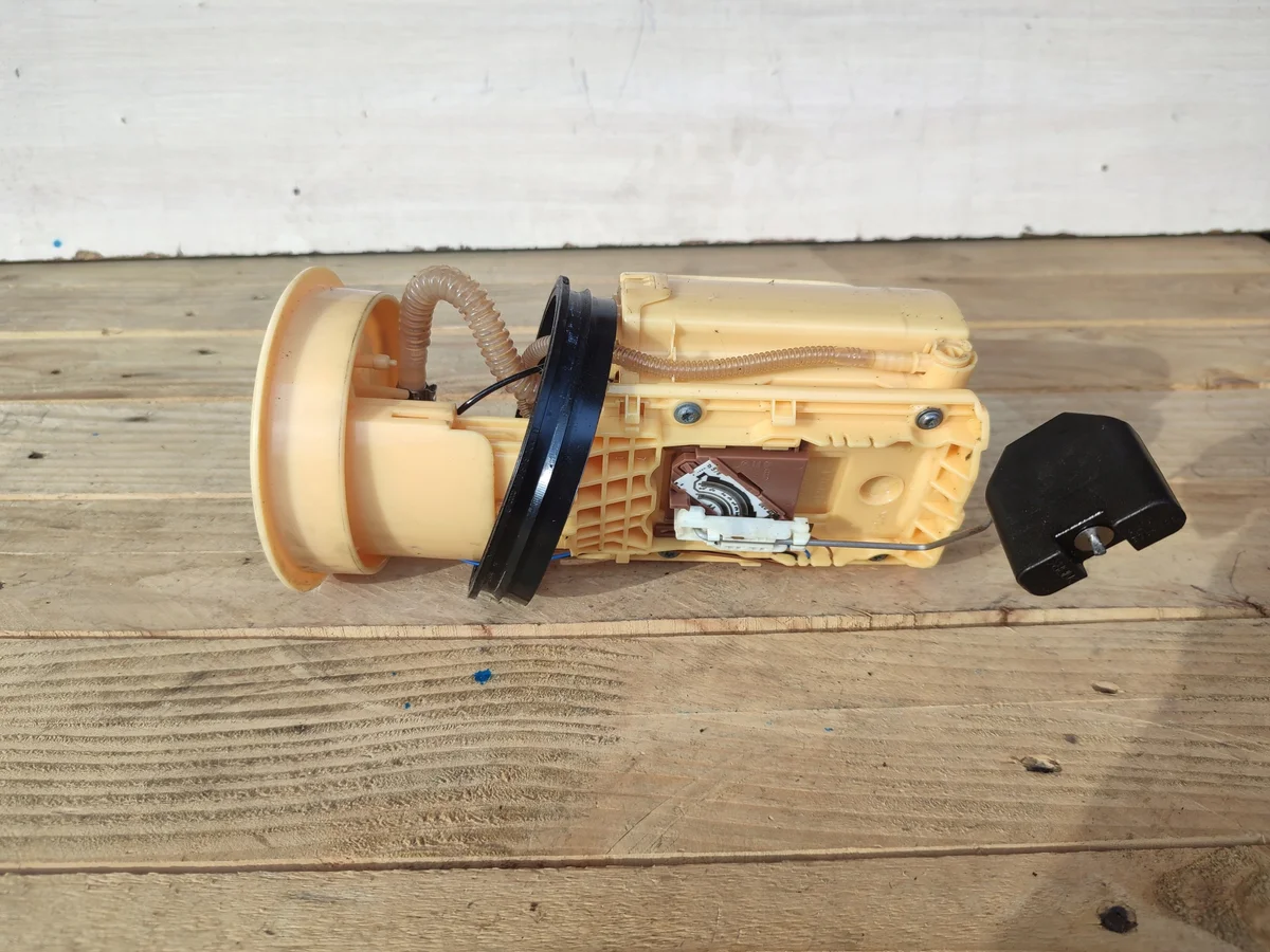 VW T5 T6 Fuel Pump 2.0 TDI Caravelle