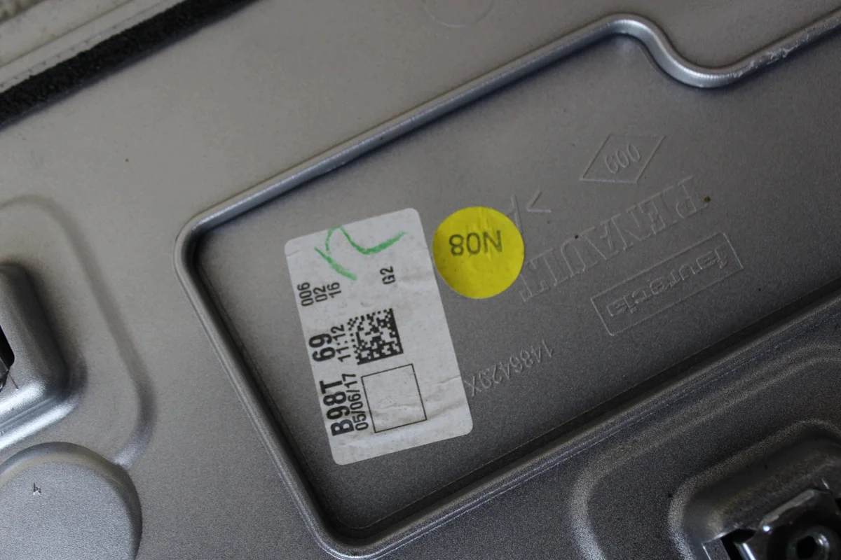 Spoiler coffre Clio IV Lift RENAULT sppilre23 image 3