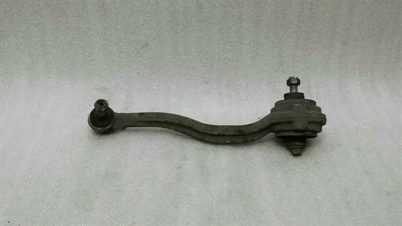 Etummainen tukivarsi Mercedes C W204 A2043308811