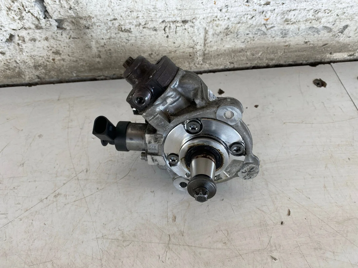 BMW 5 F10 F11 Einspritzdüsen 0445110382 thumbnail 1