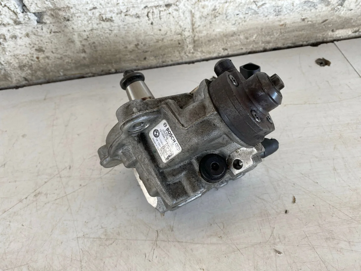 BMW 5 F10 F11 Einspritzdüsen 0445110382 thumbnail 4