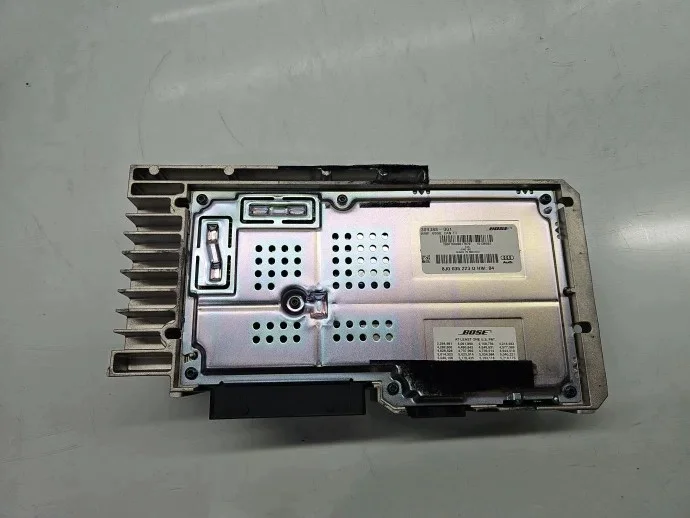 Amplificador Audi TT 8J0035223D image 5