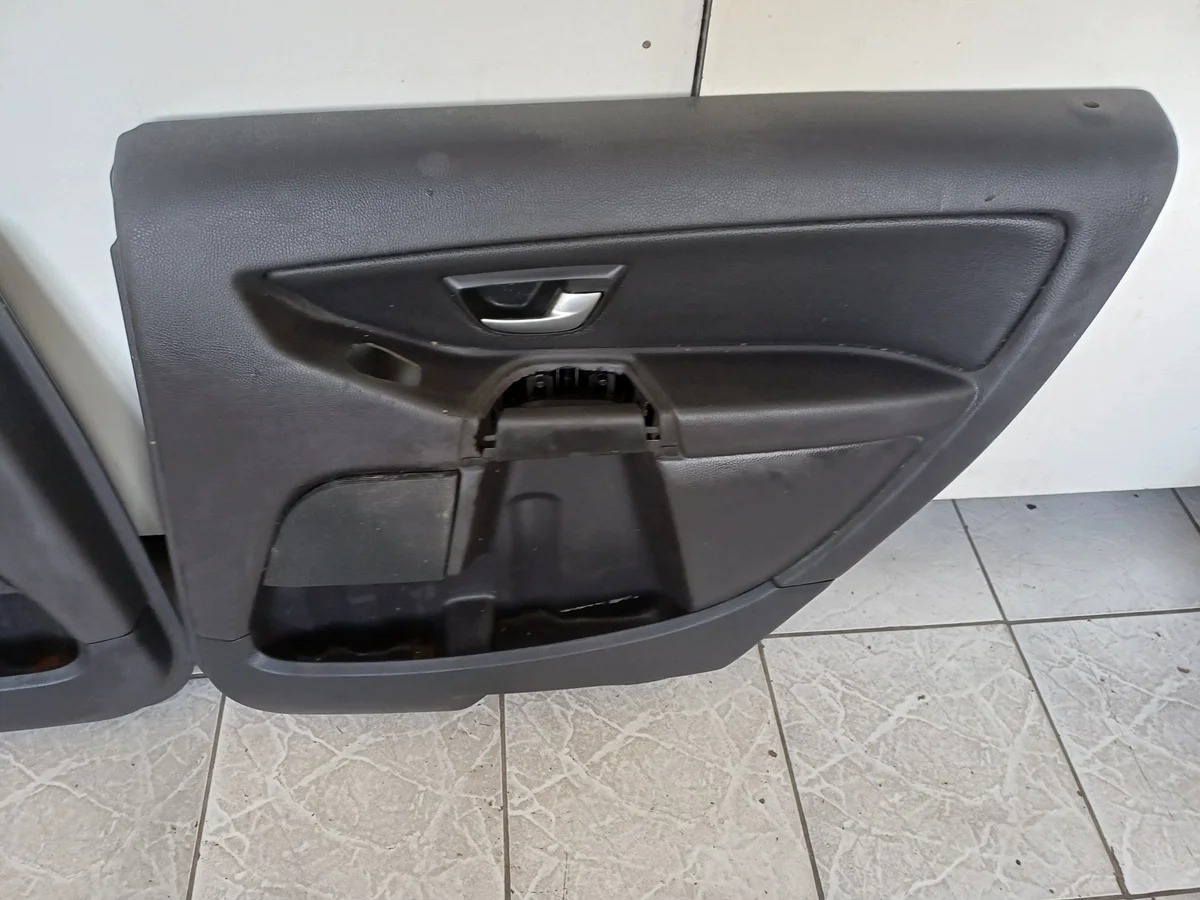 Volvo XC90 Paneles de Puerta Usados XC90 image 5