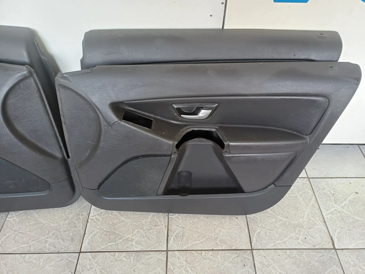 Volvo XC90 Paneles de Puerta Usados XC90 image 7