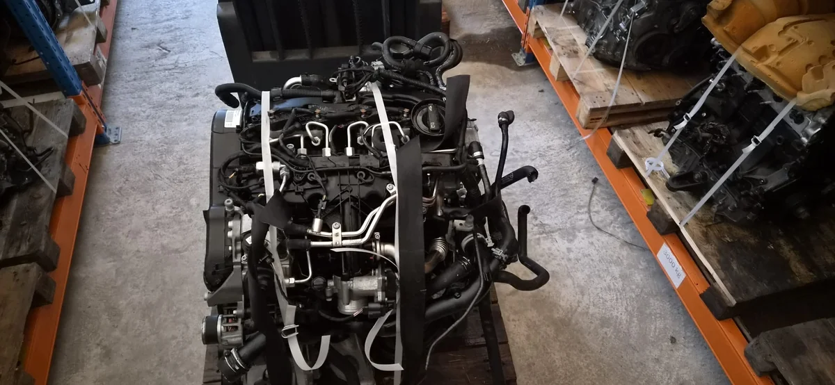 Audi A5 A6 Q5 2.0 TDI motor image 5