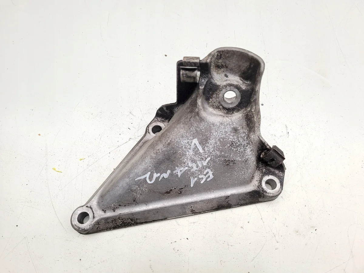 Motorfäste vänster BMW E60 3.0D 22116769153