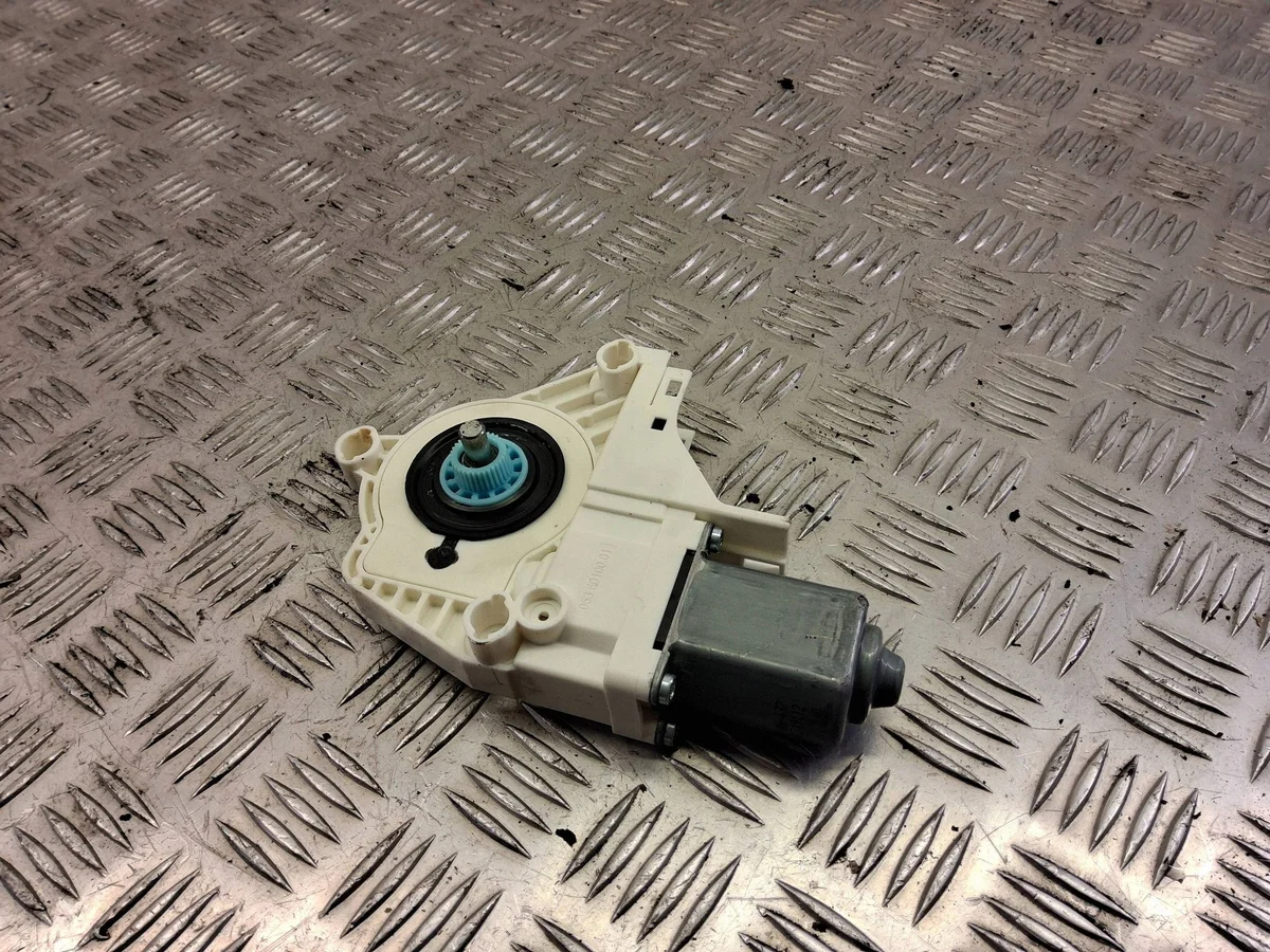 Motorino alzacristallo Skoda Yeti 5L0959811A