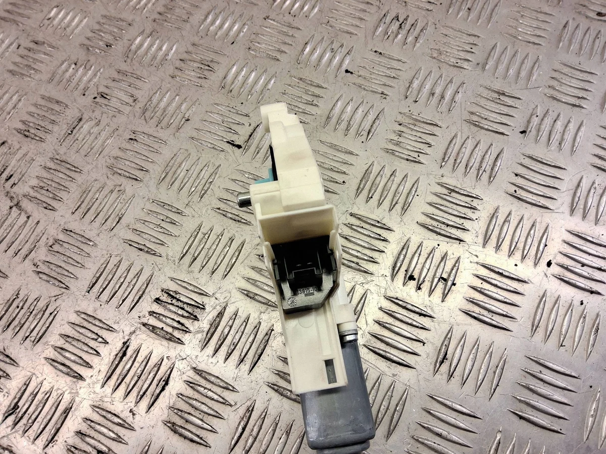 Fensterheber Motor Links Skoda Yeti 5L0959811A image 3