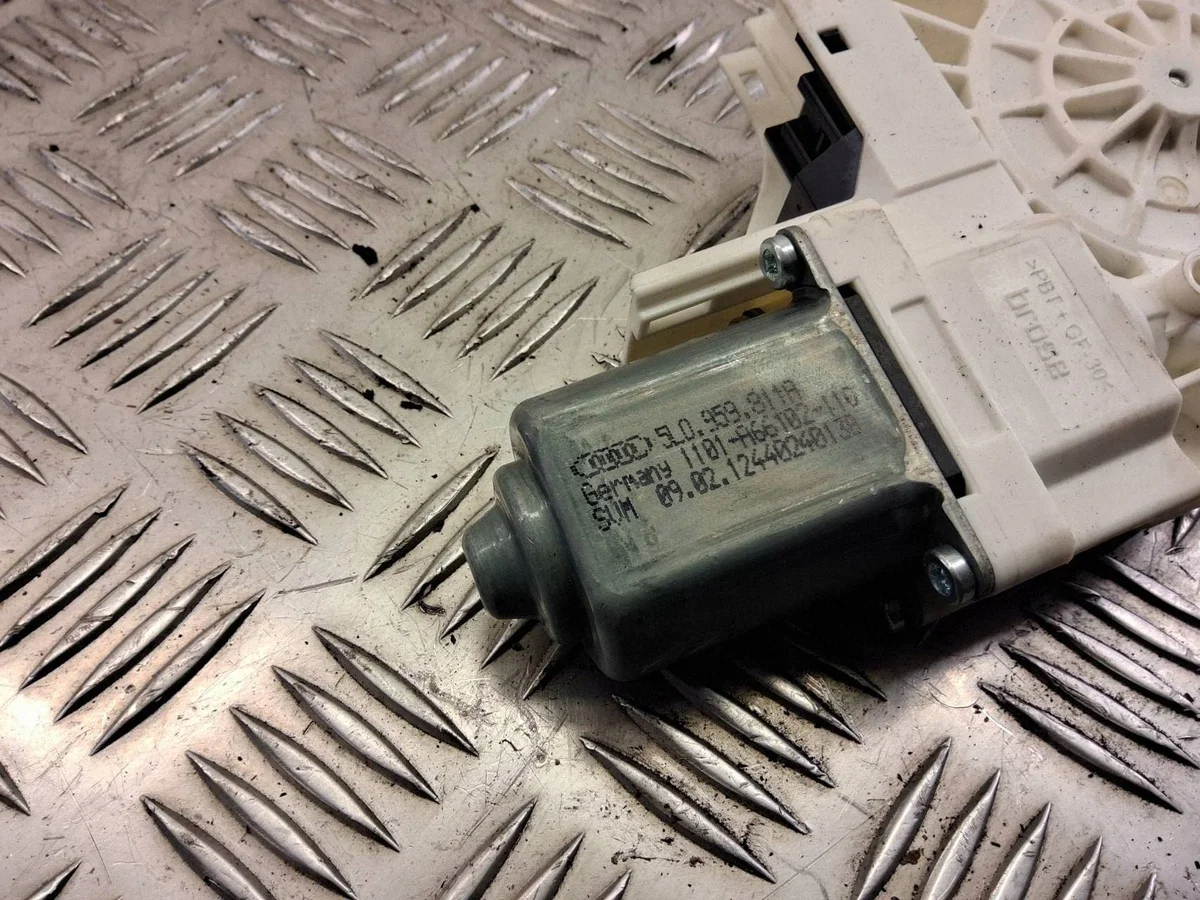 Fensterheber Motor Links Skoda Yeti 5L0959811A image 5