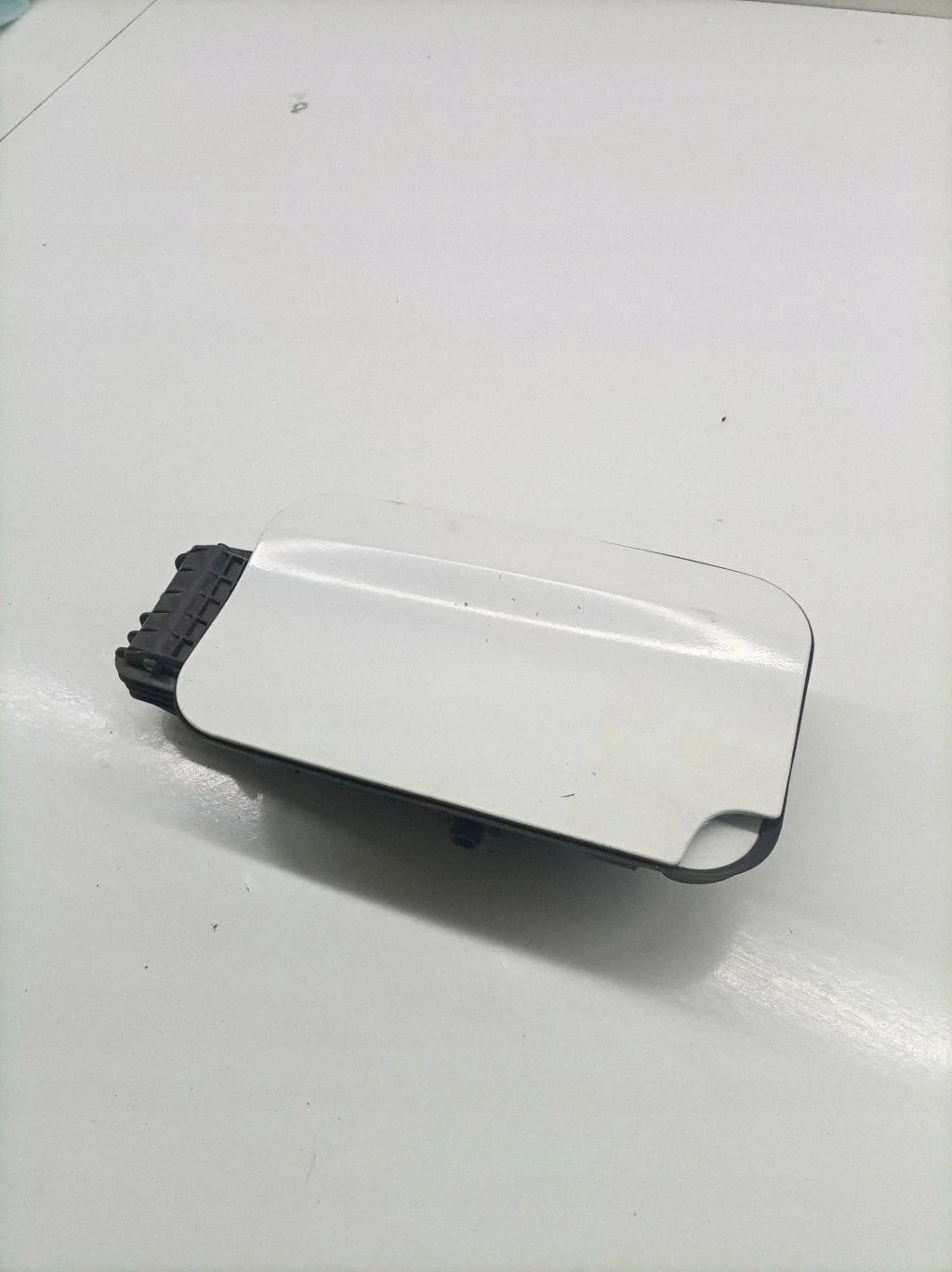 Opel Combo E polttoainekorkki 9817924480 image 4