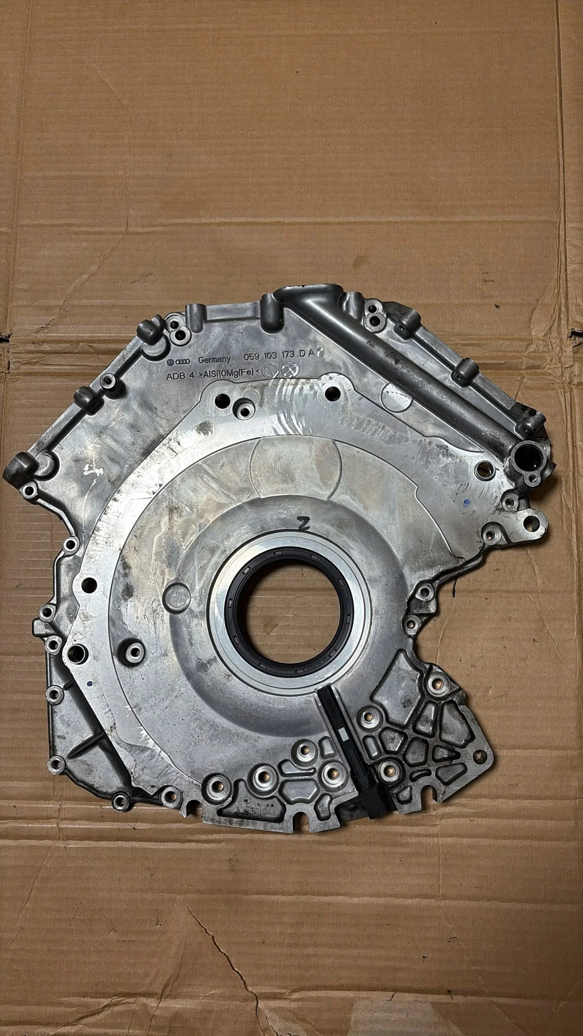 Audi 3.0 TDI kammarhus 059103173DA